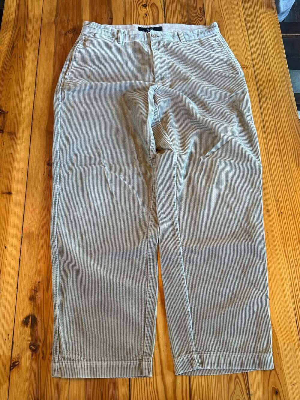 Gap Relaxed Fit Size 34/32 Beige Corduroy Pants